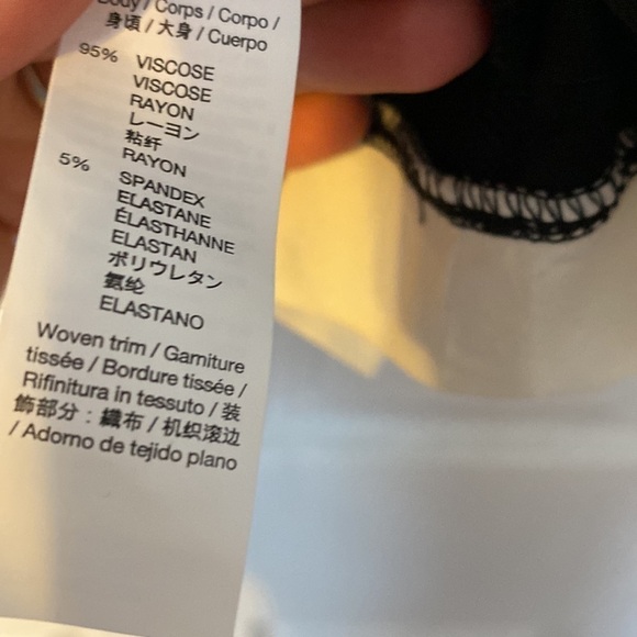 Gap NWT womens sleeveless top; size medium - Picture 6 of 7